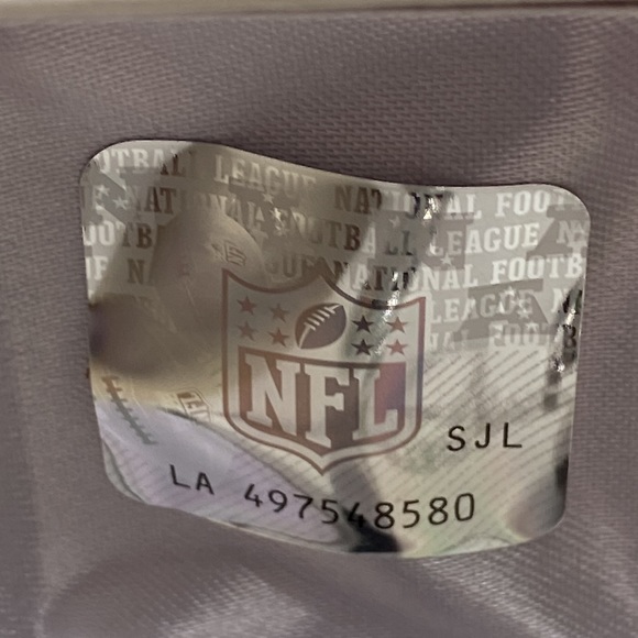 Green Bay Packer necklace NIB. Official NFL necklace - Picture 3 of 4